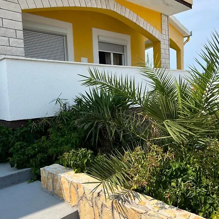 Apartment Vujcic 2 Donji Okrug (Ciovo)