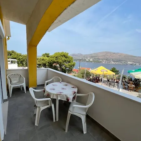 Apartment Vujcic 2 Donji Okrug (Ciovo)